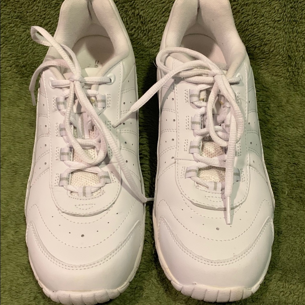 White Easy Spirit Walking Shoes